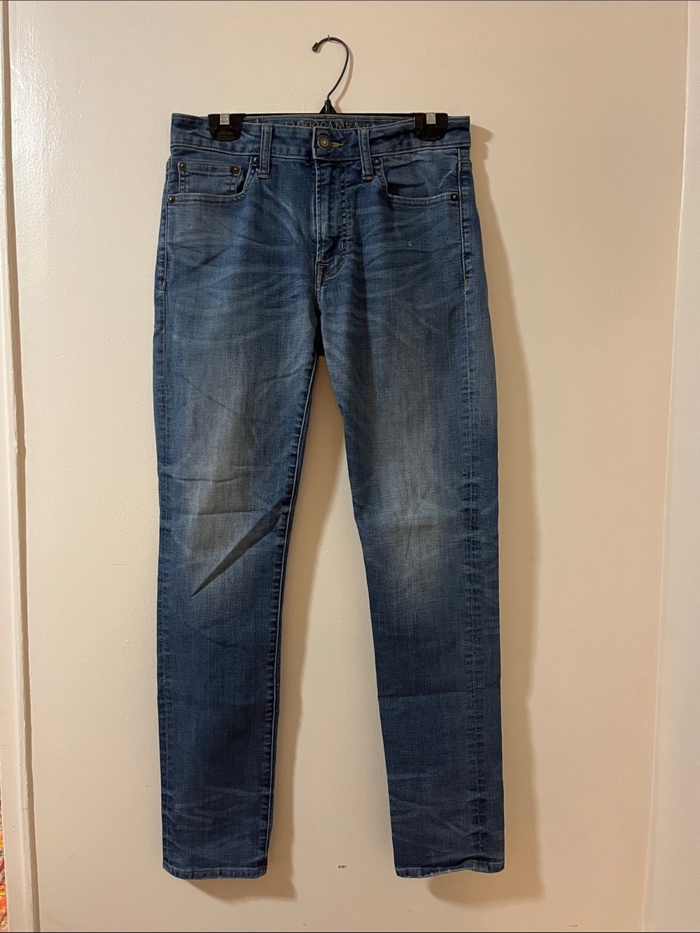 American Eagle Outfitters Men's Slim Straight Jeans in Medium Blue Wash